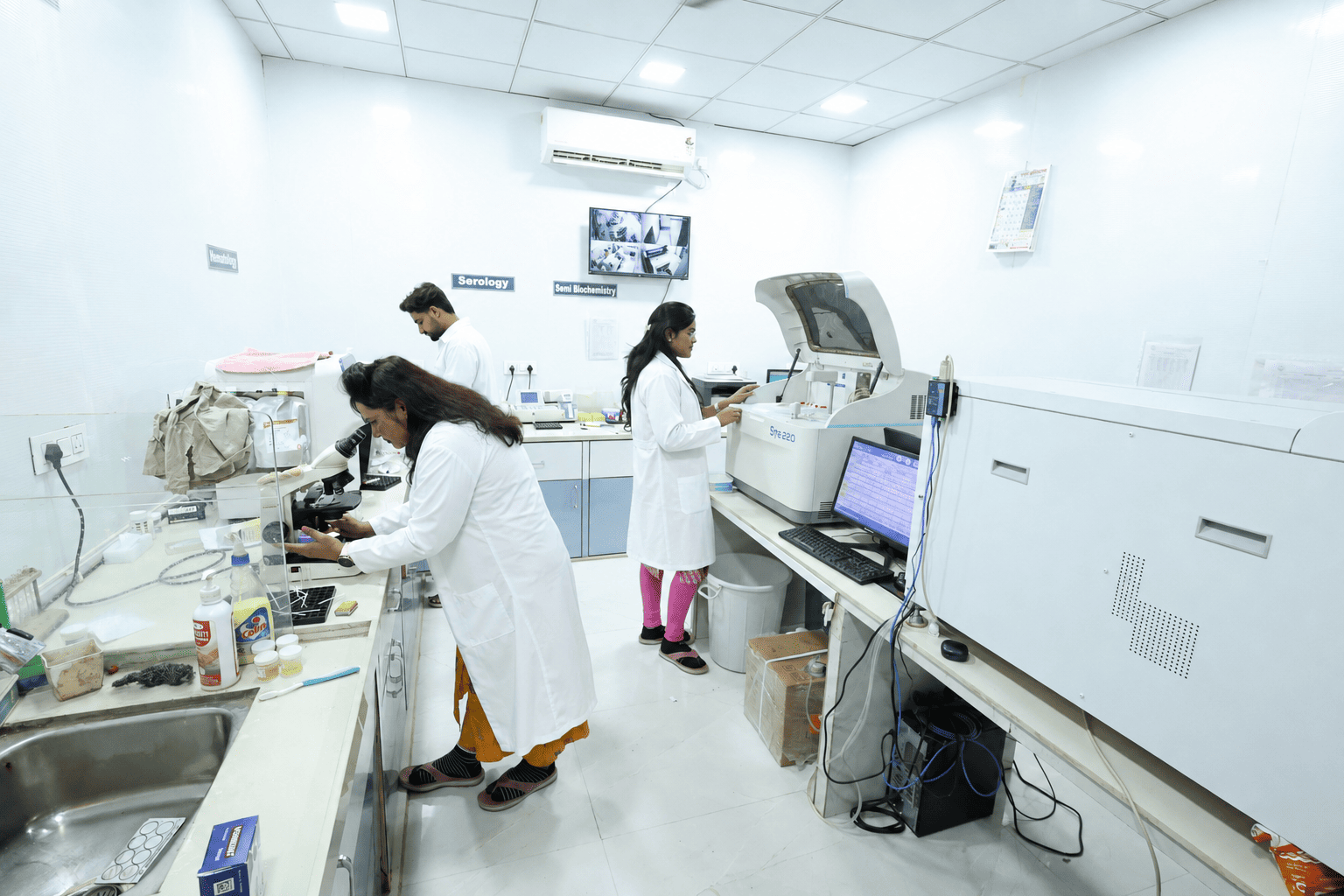 Staff Working at Gajanan Krupa Laboratory Washim